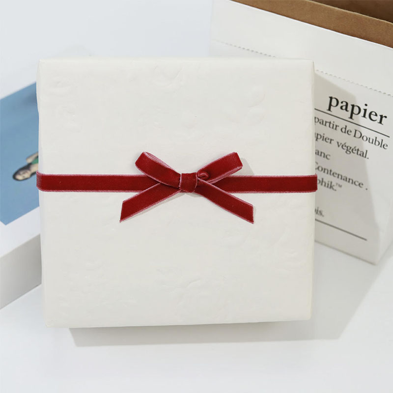 Ribbon bow for chocolate gift box packing