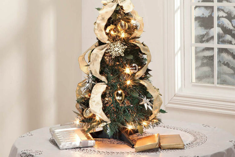 The Art & Science of Decorating Christmas Trees with Ribbon