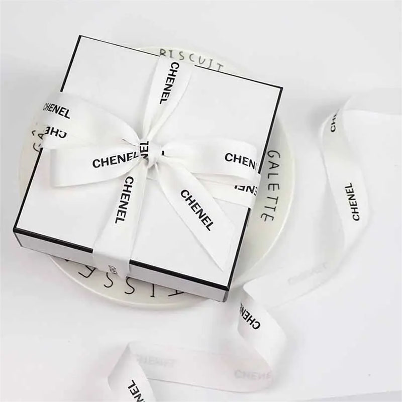 Festive ribbon bows for seasonal decor